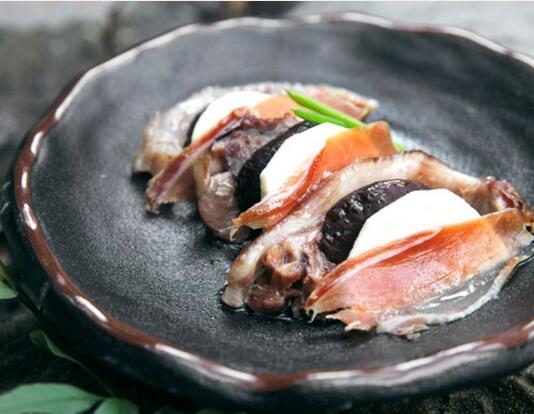 鮮嫩爽口的火腿燉肘子怎么做？