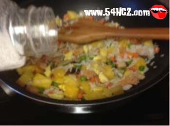 菠蘿飯?jiān)趺醋?