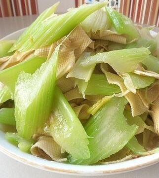 西芹豆皮怎么做？