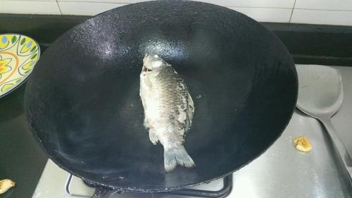 干鍋鯽魚的做法