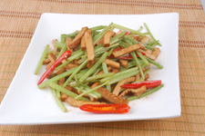 芹菜香干炒肉的做法詳解