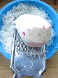 蘿卜素餡蒸餃的做法步驟3