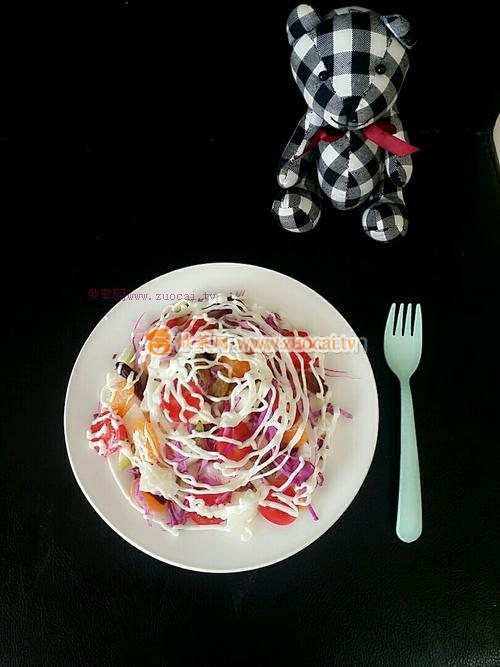 紫甘藍(lán)水果沙拉的做法