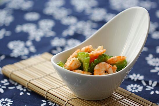 如何做蝦仁炒苦瓜？