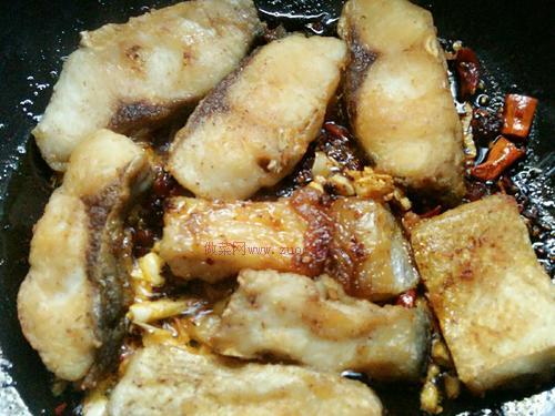 豆豉醬燒鰱魚(yú)塊的做法