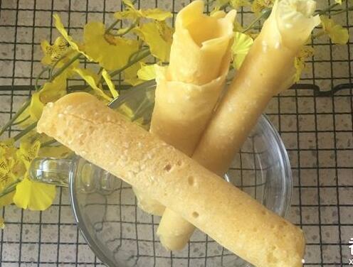 怎么用平底鍋?zhàn)龃嗥さ熬恚?/ data-Px1u=