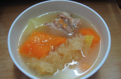 怎么做木瓜雪耳排骨湯？