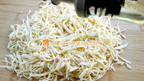 山西面食豆角燜面的做法