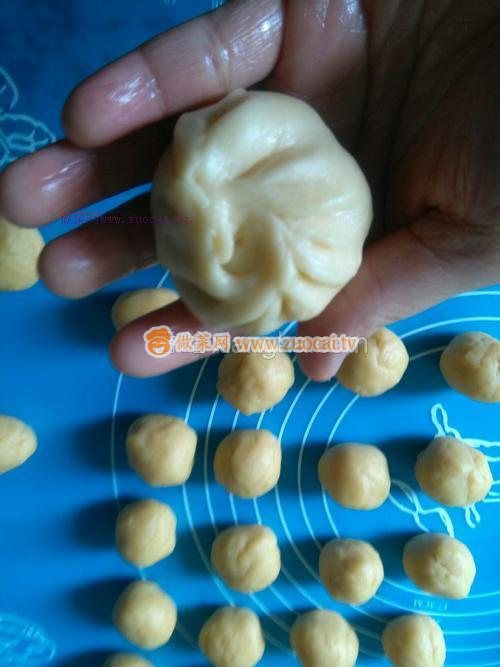 向日葵蓮蓉酥的做法