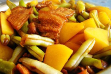 五花肉燉土豆的做法