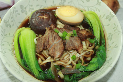 好吃的紅燒牛肉面在家自己做也很簡(jiǎn)單