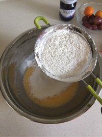 藍(lán)莓醬松餅的做法步驟7