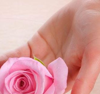 冬天手部容易干裂 冬天手部如何護(hù)理