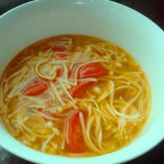 4個(gè)信號謹(jǐn)防免疫力下降 來碗金針菇番茄湯