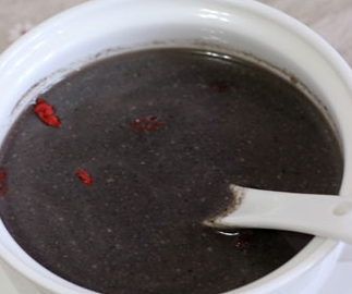 自制既營養(yǎng)又美味的芝麻糊這么做