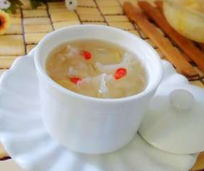 銀耳對(duì)身體的好處 寒冬吃銀耳的功效