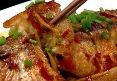 豆瓣啤酒燜黃魚(yú)的做法視頻