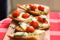 番茄水牛芝士香蒜面包的做法視頻