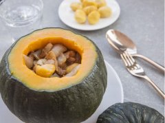 栗子雞肉南瓜盅的做法視頻