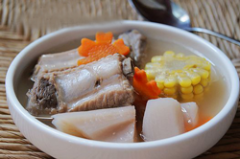 排骨玉米胡蘿卜湯