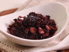 益母草南棗甜杏仁黑糯米粥的做法視頻