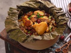 板栗紅棗糯米雞的做法視頻