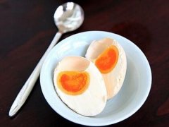 咸雞蛋的腌制方法