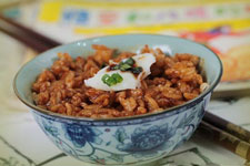 豬油拌飯?jiān)趺醋? data-xlg1=