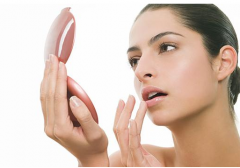 嘴唇發(fā)白吃什么好 嘴唇發(fā)白怎么調理