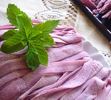 手搟面如何做的營(yíng)養(yǎng)好吃還好看 筋道滑彈手搟面的家常做法大全