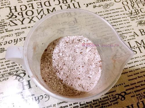 巧克力瑪?shù)铝盏案猓ㄓ衩子桶妫┑淖龇?/ data-NbfT=