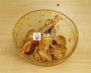 垂涎三尺的洋蔥烤鷓鴣做法的做法步驟:3