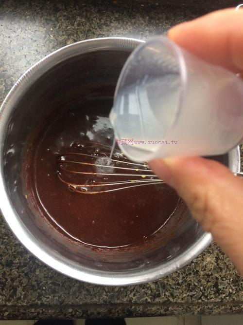 松軟的巧克力布郎尼蛋糕的做法