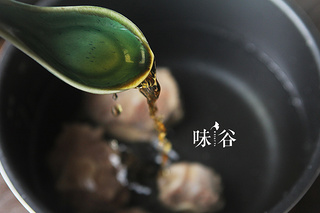 秋冬進(jìn)補(bǔ)（白蘿卜牛尾湯）的做法步驟：3