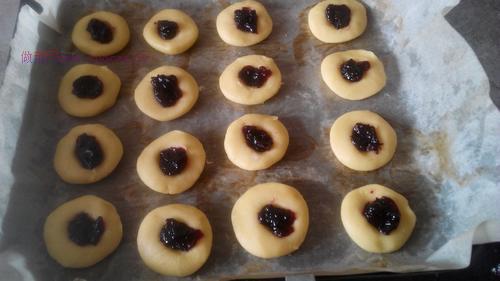 藍(lán)莓醬小餅干的做法