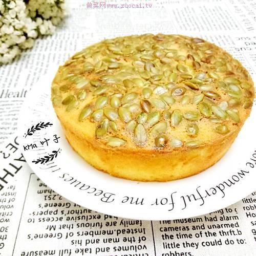 南瓜子酸奶蛋糕(6寸)的做法