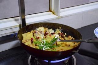 香辣土豆片的做法步驟:8