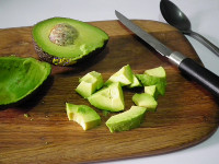 三文魚(yú)牛油果沙拉的做法步驟3