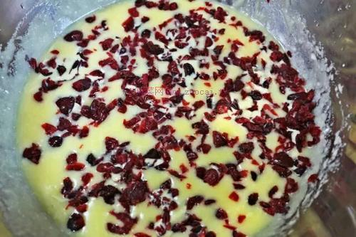 來(lái)一口糯香的蔓越莓牛角包香到整個(gè)人都融化了的做法