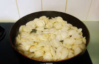 泡菜洋蔥紅蘿卜炒韓國(guó)年糕的做法步驟8