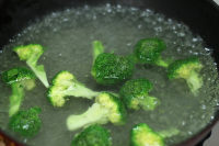 金槍魚營(yíng)養(yǎng)炒飯的做法步驟3