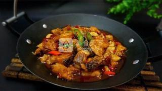 啤酒燜魚，好吃的讓你意想不到。的做法步驟：7