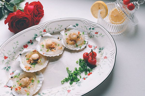 就給我吃蒜蓉加粉絲？我壓一份扇貝！賭你會喜歡｜蒜蓉粉絲蒸扇貝的做法