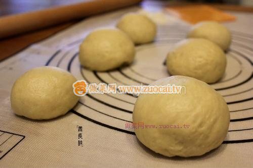 蔥香肉松排包的做法