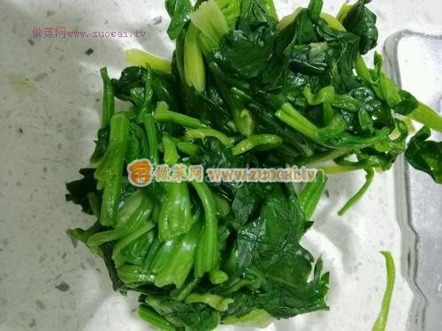 松仁雞絲菠菜塔的做法