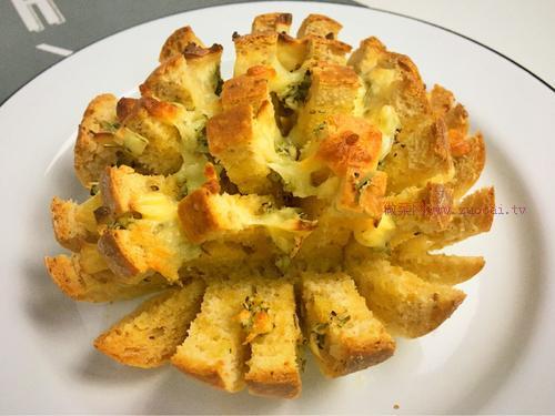 芝士烤面包花的做法