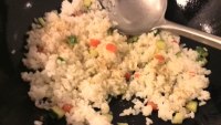孜然胡蘿卜黃瓜炒飯的做法步驟9