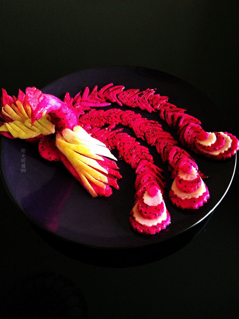 鳳凰呈祥【創(chuàng)意水果拼盤】的做法