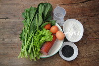 菠菜雞蛋卷餅的做法步驟1