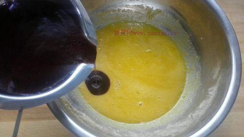 八寸巧克力戚風(fēng)蛋糕的做法